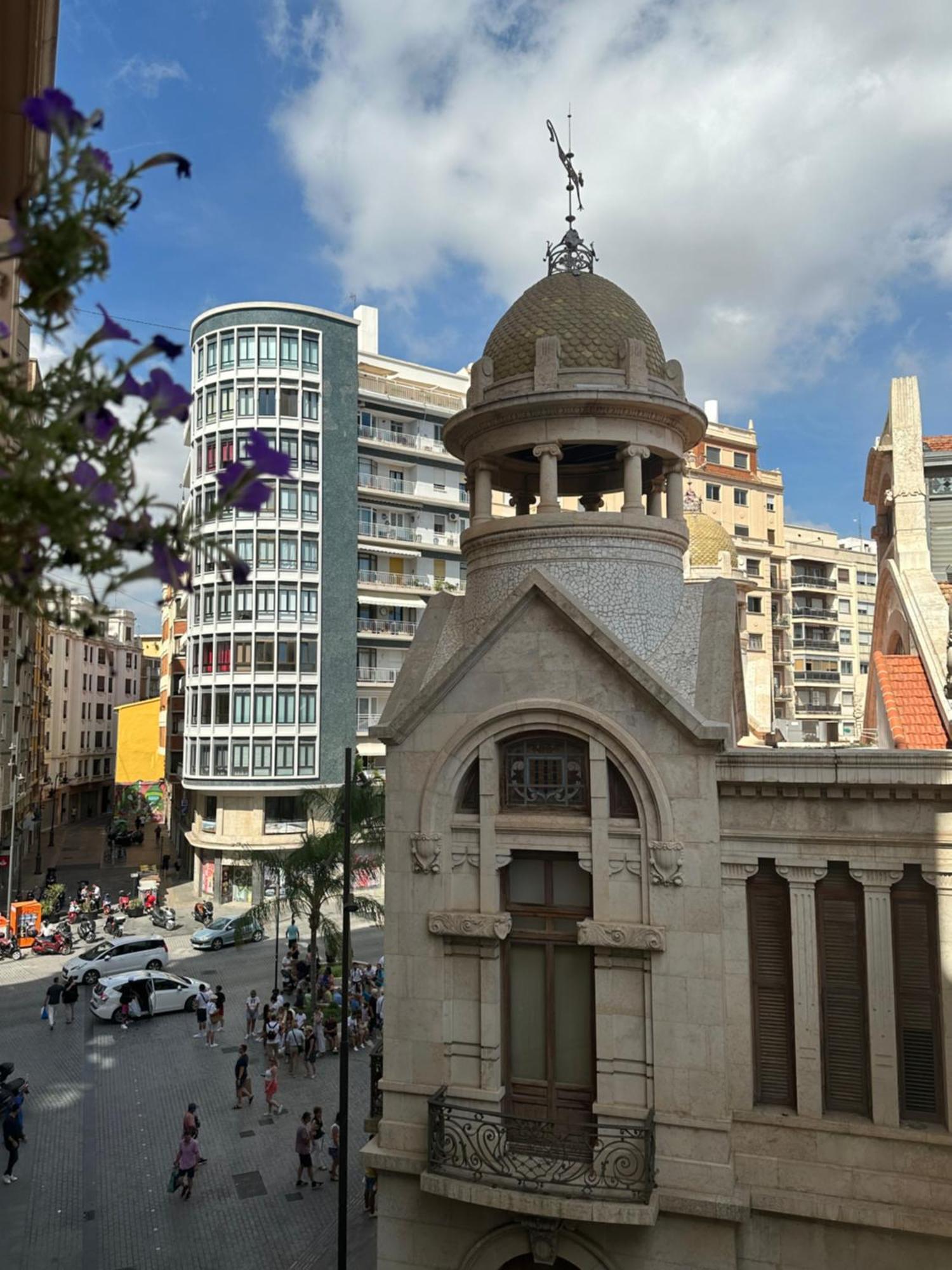 Mirador 1 Del Mercado Central - Habitacion Con Bano Privado En El Centro De La Ciudad Vella Valencia Luaran gambar