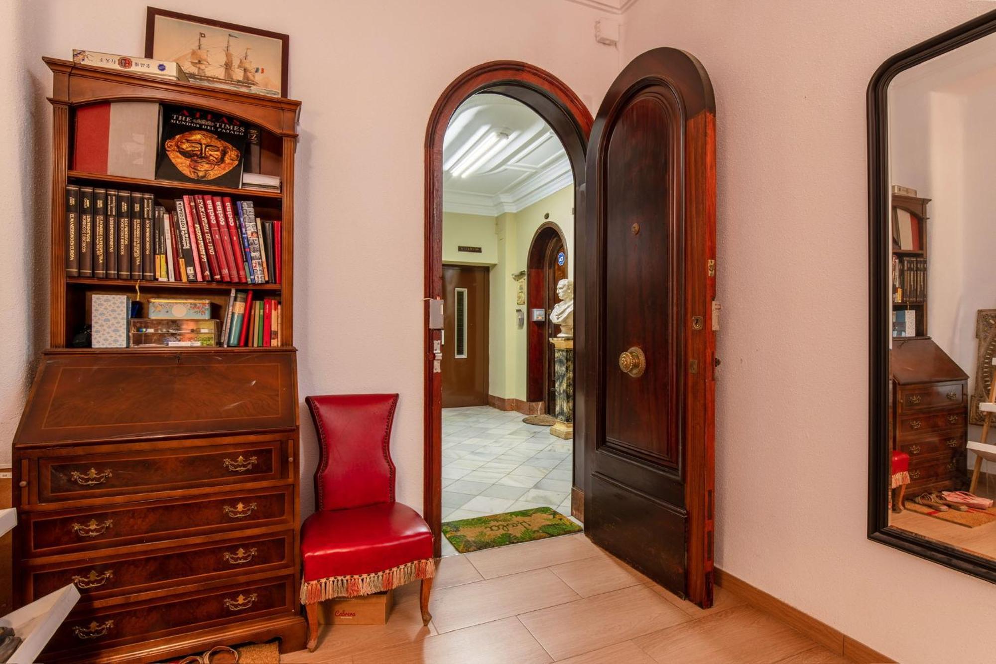 Mirador 1 Del Mercado Central - Habitacion Con Bano Privado En El Centro De La Ciudad Vella Valencia Luaran gambar
