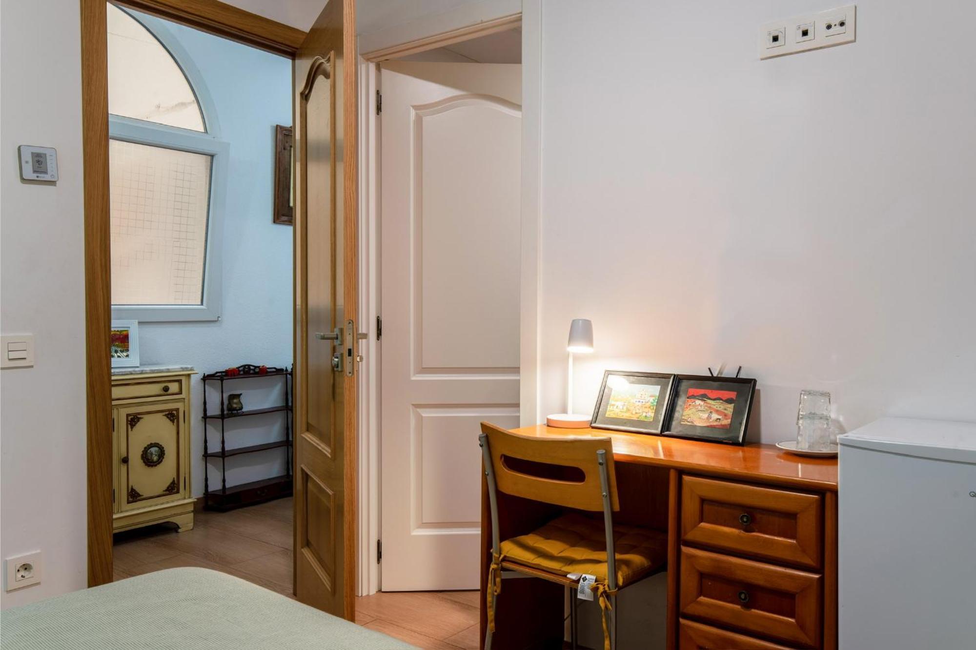 Mirador 1 Del Mercado Central - Habitacion Con Bano Privado En El Centro De La Ciudad Vella Valencia Luaran gambar
